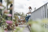 Aprenda como repaginar a área externa da sua casa gastando pouco