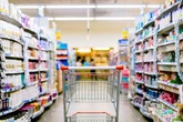 Estudo mostra que moradores da periferia comem mais ultraprocessados
