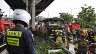 Thailandia, tragedia durante una gita. Scuolabus in fiamme a nord di Bangkok: morti 22 bambini e tre insegnanti