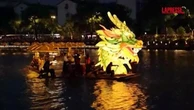 Cina, la parata delle barche-drago illumina la notte: lo spettacolo dal drone