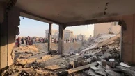 Gaza, ancora bombe su campi profughi ormai spettrali: decine di vittime tra i civili