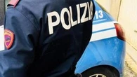 Gallarate, massacra la compagna a calci e pugni nel parcheggio ma dice che è caduta: arrestato