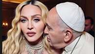 Madonna e il Papa, critiche sui social per le foto realizzate con l’Ai