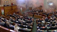 Budapest: il Parlamento approva la legge contro il Pride, proteste e fumogeni in aula