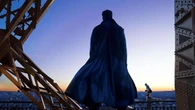Omar Sy torna sul set di “Lupin”: “La serie è un giocattolo straordinario”