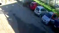 Gettò benzina addosso alla moglie per darle fuoco: a Milano condannato a tre anni e otto mesi