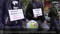 Riforma istituti tecnici, gli studenti contro Valditara: "Ci vogliono meno colti e più sfruttabili"