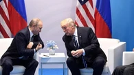 Quelle cinque volte in cui Trump e Putin si sono già seduti a un tavolo tra battute e protocollo violato