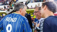 Partita del Cuore, Renzi imita La Russa. Il video del Papa: “La politica unisca invece di dividere”