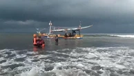 Bali, affonda un traghetto con 60 passeggeri: diverse vittime. I soccorsi cercano in mare i dispersi
