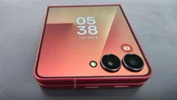 Samsung Galaxy Z Flip 7, la recensione: ora sì che il display esterno fa la differenza