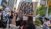 Gaza, le news. Il blocco degli aiuti costringe Israele a distruggere il cibo scaduto di mille camion