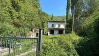 “Mia mamma è sepolta in giardino”. Segnalazione figlia fa trovare cadavere di una donna a Terni