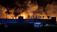 Ucraina, decine di raid russi nella notte: in fiamme grande magazzino a Sumy
