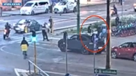 Rider tira fuori il coltello e colpisce un collega dopo una lite: arrestato per tentato omicidio