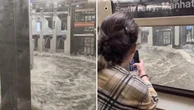 Stati Uniti: tempesta d'acqua a New York, pendolari e turisti bloccati nella metropolitana allagata