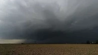 Maltempo: tempesta di fulmini in Toscana, si allaga Venezia, a Roma decine di alberi caduti