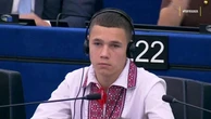 Sasha commuove l'Europarlamento, Von der Leyen: "Ogni bambino rapito deve essere restituito"