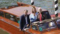 Venezia si accende: Sorrentino inaugura la Mostra, fan già sul red carpet, come sarà la cerimonia