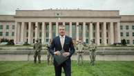 Tra televendita e top gun, il video di Pete Hegseth per il “via libera ai droni da combattimento”