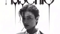 Annalisa cambia look, capelli corti e sigaretta per il nuovo singolo “Maschio”