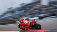 MotoGp, pole di Marc Marquez: il mago della pioggia si esalta nel suo Sachsenring. Bagnaia indietro