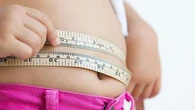 Poca frutta, troppi snack e bibite zuccherate: in Italia un bambino su dieci è obeso
