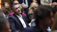 Rocco Casalino sconfitto nella sua Ceglie Messapica: il buen retiro di Giorgia Meloni resta a FdI