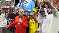 Tel Aviv, un Netanyahu mascherato e lo sceicco: proteste contro il premier all'aeroporto Ben Gurion