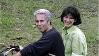 Epstein, per l’Fbi non ci sono prove di ricatti sessuali: “Niente liste di clienti, si è suicidato”