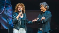 Ligabue e Mannoia, l'annuncio sul palco dell'Unipol Dome: "Una nessuna centomila tornerà a Verona"