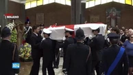 Milano, funerale agente Imprezzabile: l'ingresso della salma in chiesa