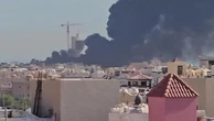 Kuwait: a Mangaf fiamme alte e fumo denso da un impianto petrolifero colpito dall'Iran
