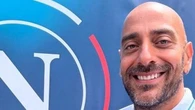 Daniele Decibel Bellini sarà lo speaker stasera al Maradona per Napoli-Cagliari. Accordo con Geolier