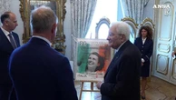 80 anni della Repubblica, presentato a Mattarella il francobollo commemorativo