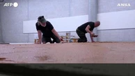 Rotterdam, riecco il "Peanut butter floor": un pavimento di 25 mq per 320 chili di burro d'arachidi