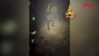 Precipita con il parapendio ad Ascoli: il video dei soccorsi dopo una notte passata tra la neve