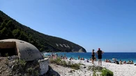 Albania, l’Isola di Trump è realtà. Da Ivanka e Kushner un miliardo: resort di lusso nell’ex base