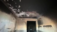 Cisgiordania, muri neri e resti carbonizzati: moschea incendiata e imbrattata dai coloni israeliani