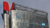 Milano, rimossa l'insegna Generali dalla Torre Hadid