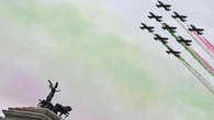 2 giugno, gli 80 anni della Repubblica. L’omaggio all’Altare della Patria e la parata ai Fori