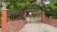Venezia, 17enne uccide la zia: la bella villa con giardino del delitto