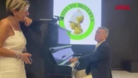 Maturità, Pupo fa l'esame orale e poi si esibisce al piano sulle note di "Un amore grande"