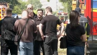 Ucraina: Zelensky visita i quartieri di Kiev devastati dall'attacco russo