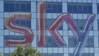 Sky e Warner Bros. Discovery rilanciano la partnership: più canali, cinema e sport nell’offerta