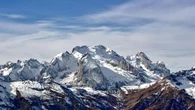 Ghiacciai in ritirata: dalla Marmolada all’Adamello, un allarme che corre lungo le Alpi