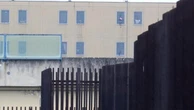 Ferrara, la denuncia di una detenuta transgender: “Violentata da quattro uomini in una cella”