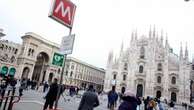 Arrestata per scippo in Duomo, secondo la polizia è una delle borseggiatrici che avevano aggredito l'uomo che le filmava