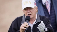 Trump inaugura un campo da golf che porta il suo nome in Scozia: "Ho fermato già cinque guerre"