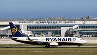 Ryanair, obbligo di carta d’imbarco digitale slitta al 3 novembre: come funzionerà